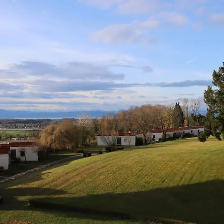 Modernes Mit Grossem Balkon,schoener Aussicht Und Indoorpool