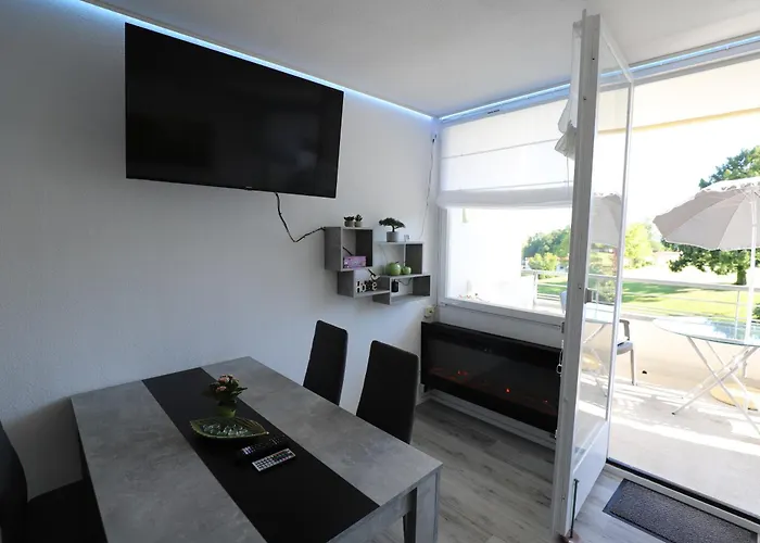 Modernes Mit Grossem Balkon Und Schoener Aussicht Oberteuringen